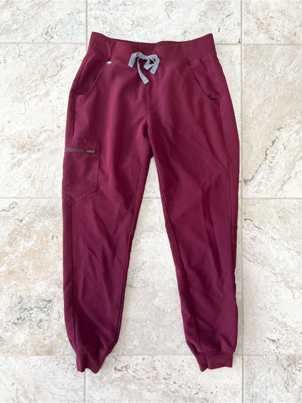 FIGS Women's Zamora Jogger Scrub Pants Burgundy Red (PO# 3095), size Small